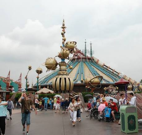 Best Day to Visit Disneyland Between Christmas and New Year's